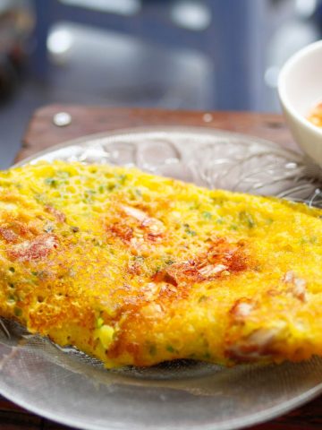 How To Make Banh Xeo Vietnamese Sizzling Pancakes (Recipe Guide)