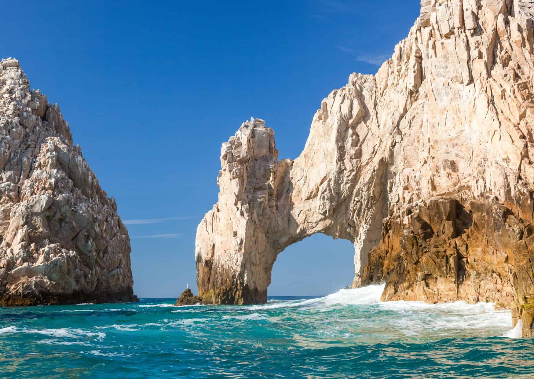 7 Tourist Traps to Avoid in Cabo And How To Avoid Them