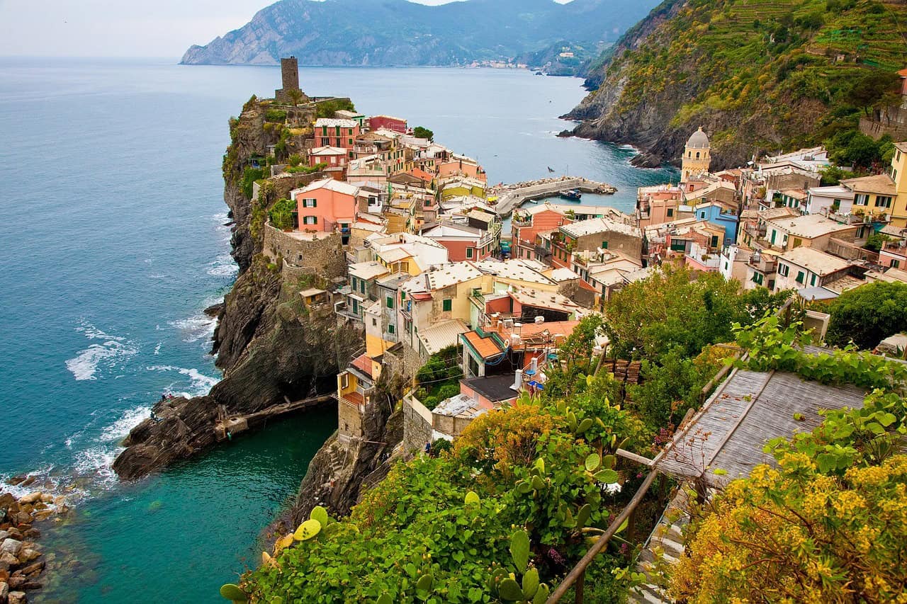 Discover the Essence of Cinque Terre: A Journey Through History 1 Discover the Essence of Cinque Terre: A Journey Through History