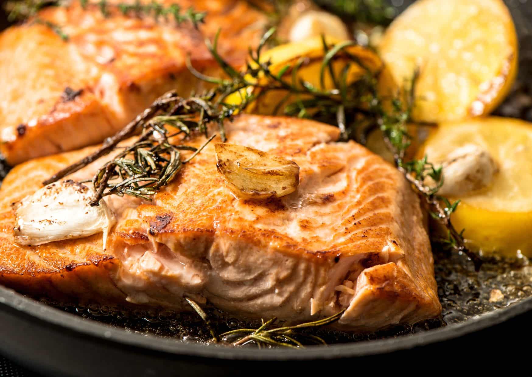 How To Make Garlic Butter Salmon (Recipe Guide) Tips And Calories