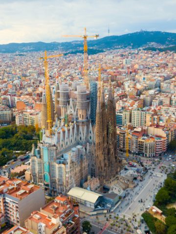 Is Barcelona safe For Travel? Tips To Travel Safe In Barcelona, Best Places To Visit In Spain, Is Barcelona expensive, 10 Best Digital Nomads Destinations In the World