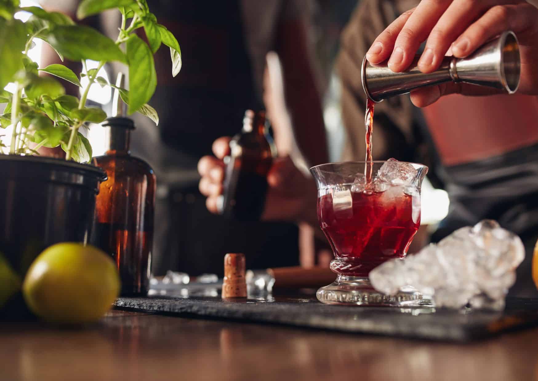 How To Make Negroni Cocktail (Recipe Guide)