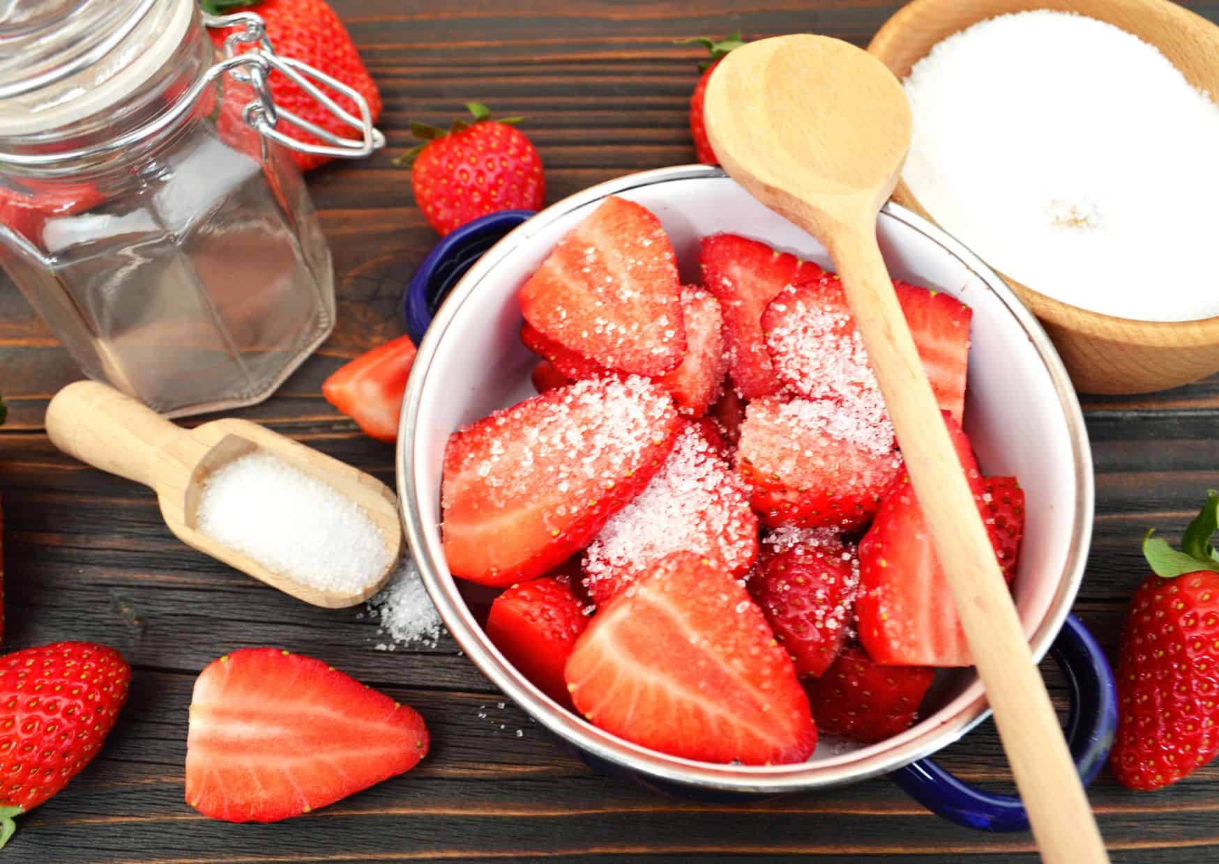 How To Make Strawberry Jam (Recipe Guide) Tips And Calories