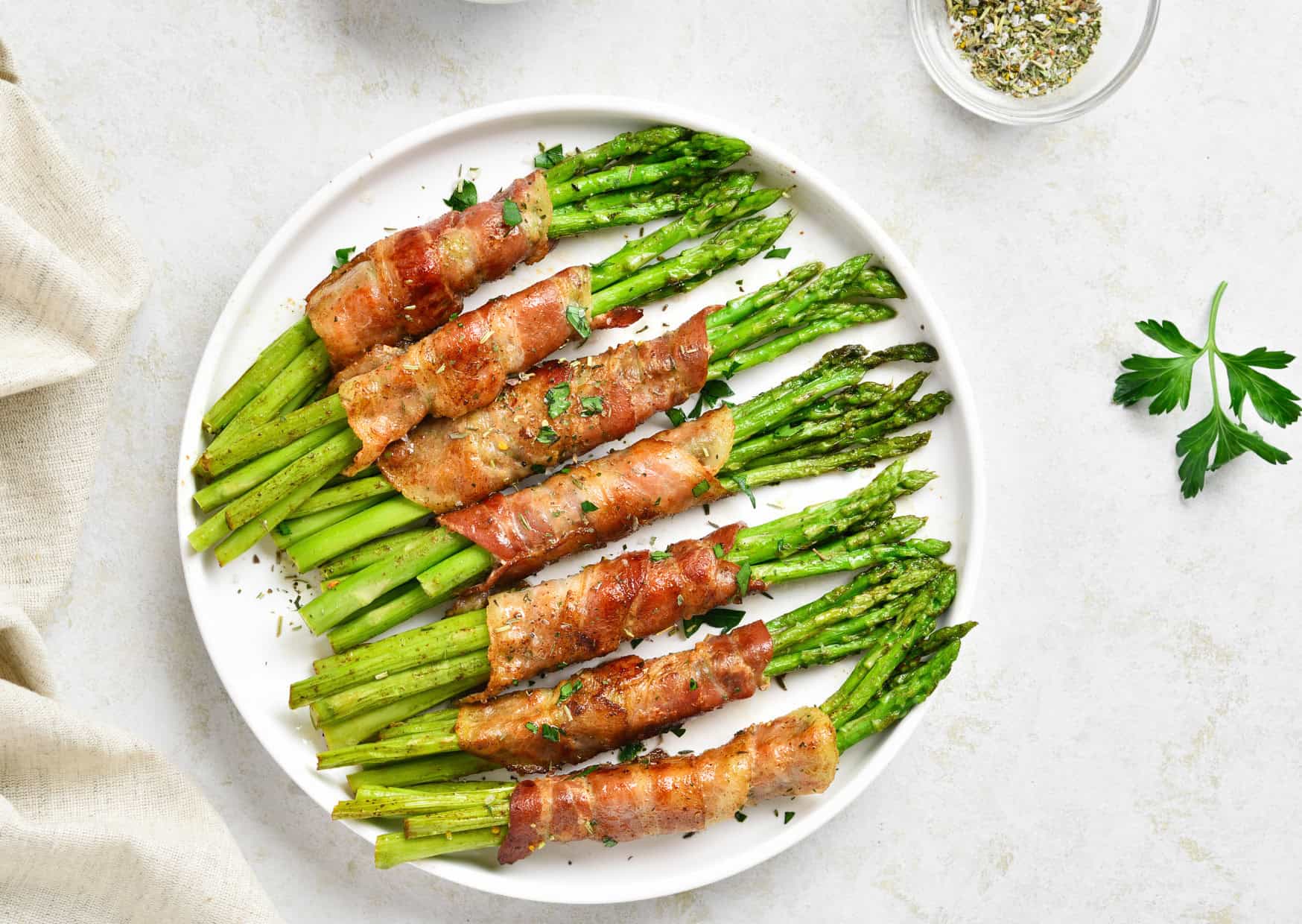 summer recipes to try Prosciutto Wrapped Asparagus