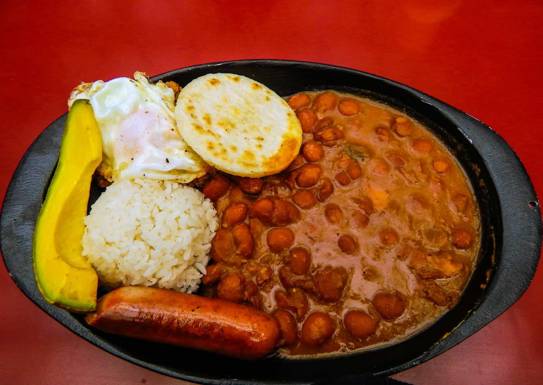 How To Make Bandeja Paisa (Recipe Guide)