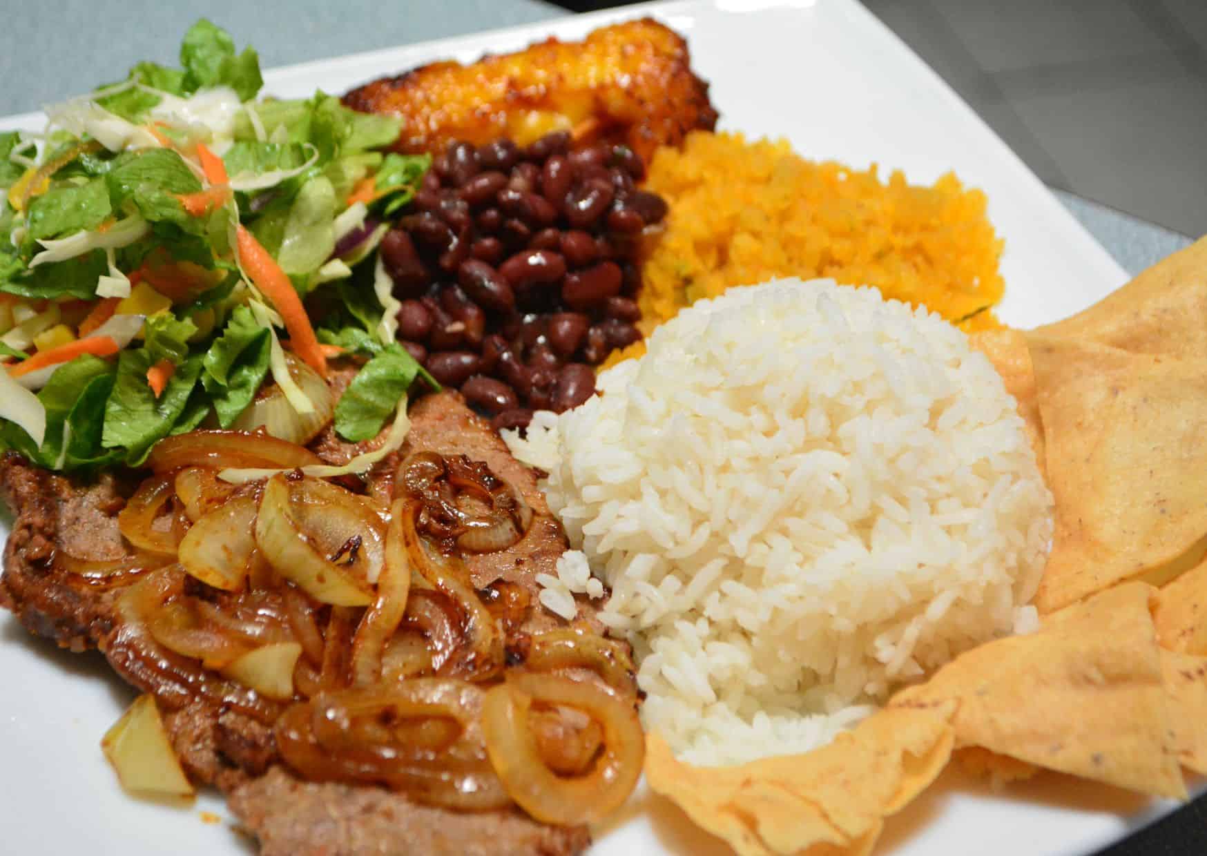 How to Make Costa Rican Casado (Recipe Guide)