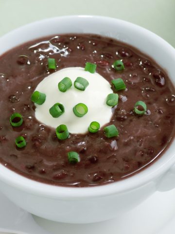 10 Rules About Tipping Culture In Costa Rica, Most Popular Dinners in Costa Rica (Recipe Guide), How to Make Costa Rican Sopa Negra (Black Bean Soup)