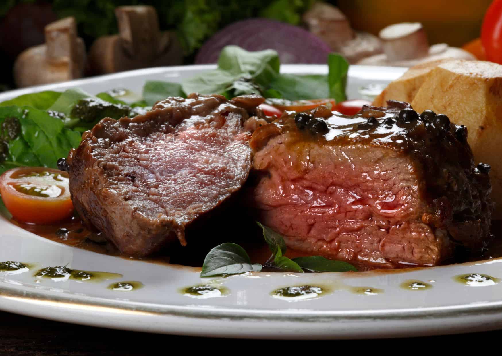 Best Recipes For A Romantic Dinner, How to Make Filet Mignon with Red Wine Sauce (Recipe Guide)