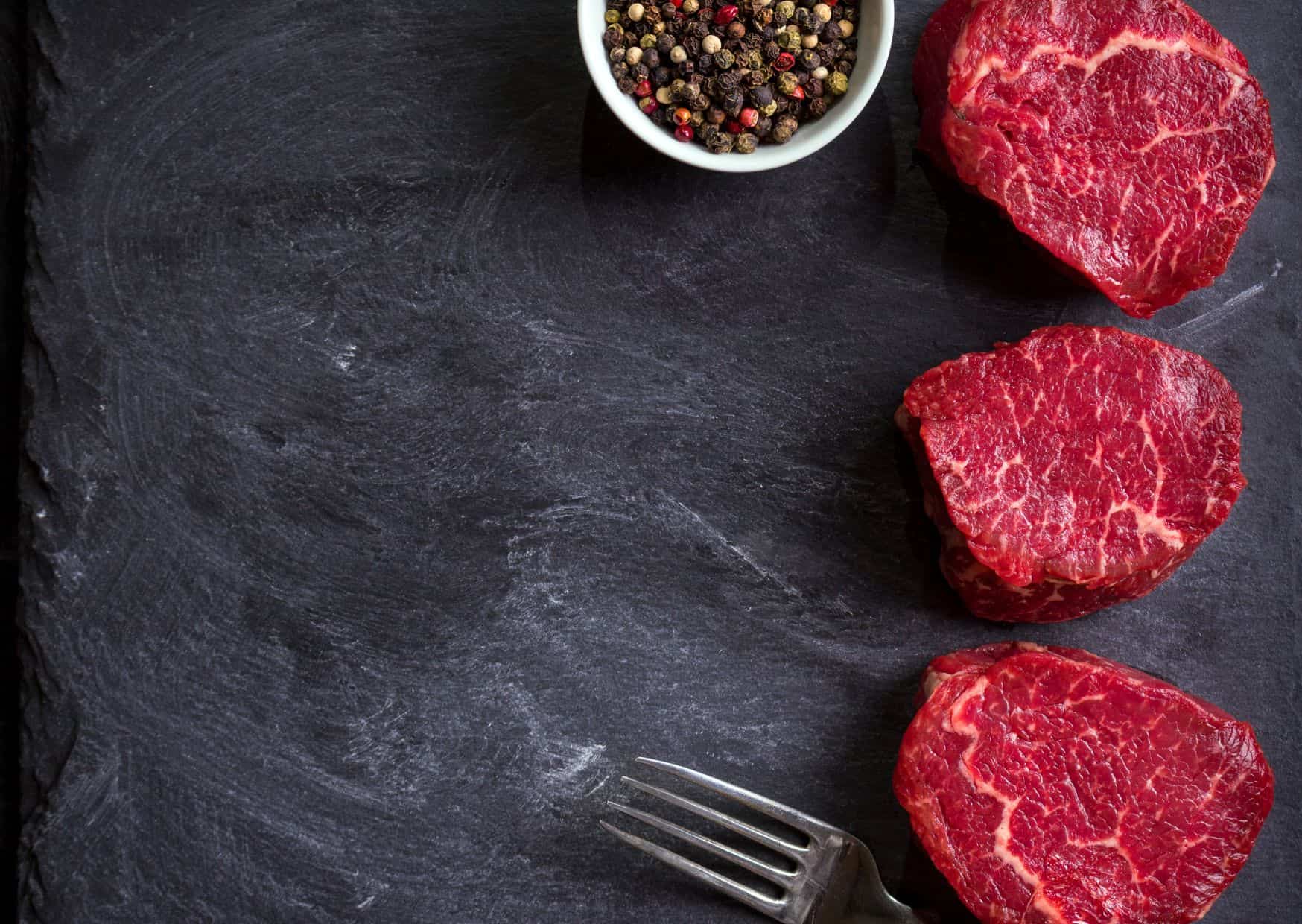 How to Make Filet Mignon with Red Wine Sauce (Recipe Guide)