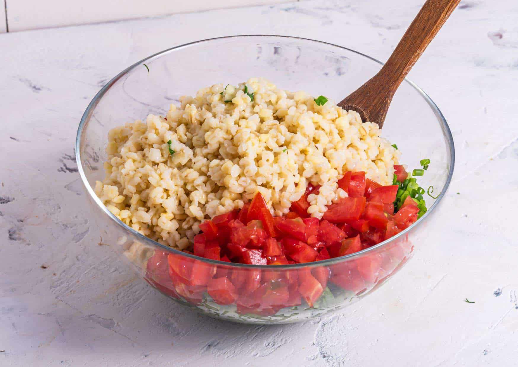 How To Make Homemade Lebanese Tabbouleh (Recipe Guide)
