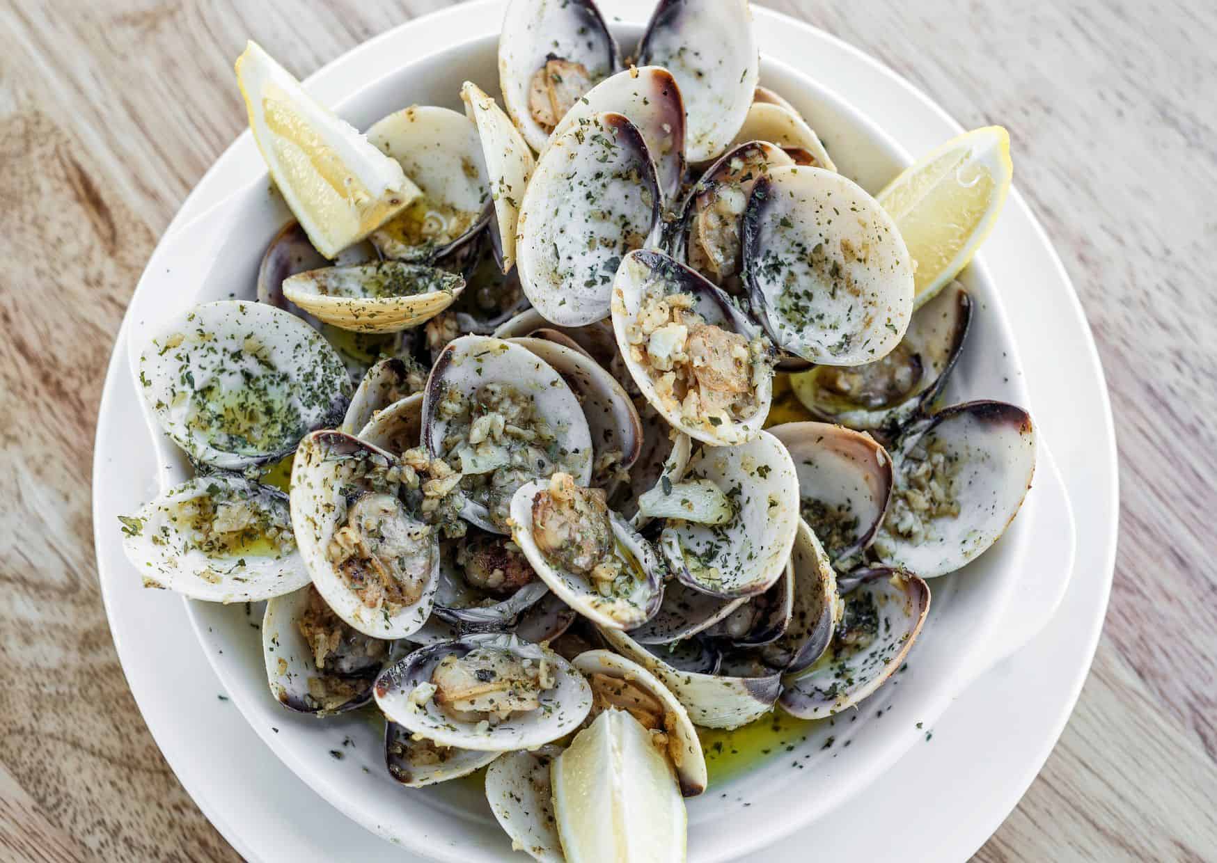 Ameijoas à Bulhão Pato (Clams in Garlic Sauce)