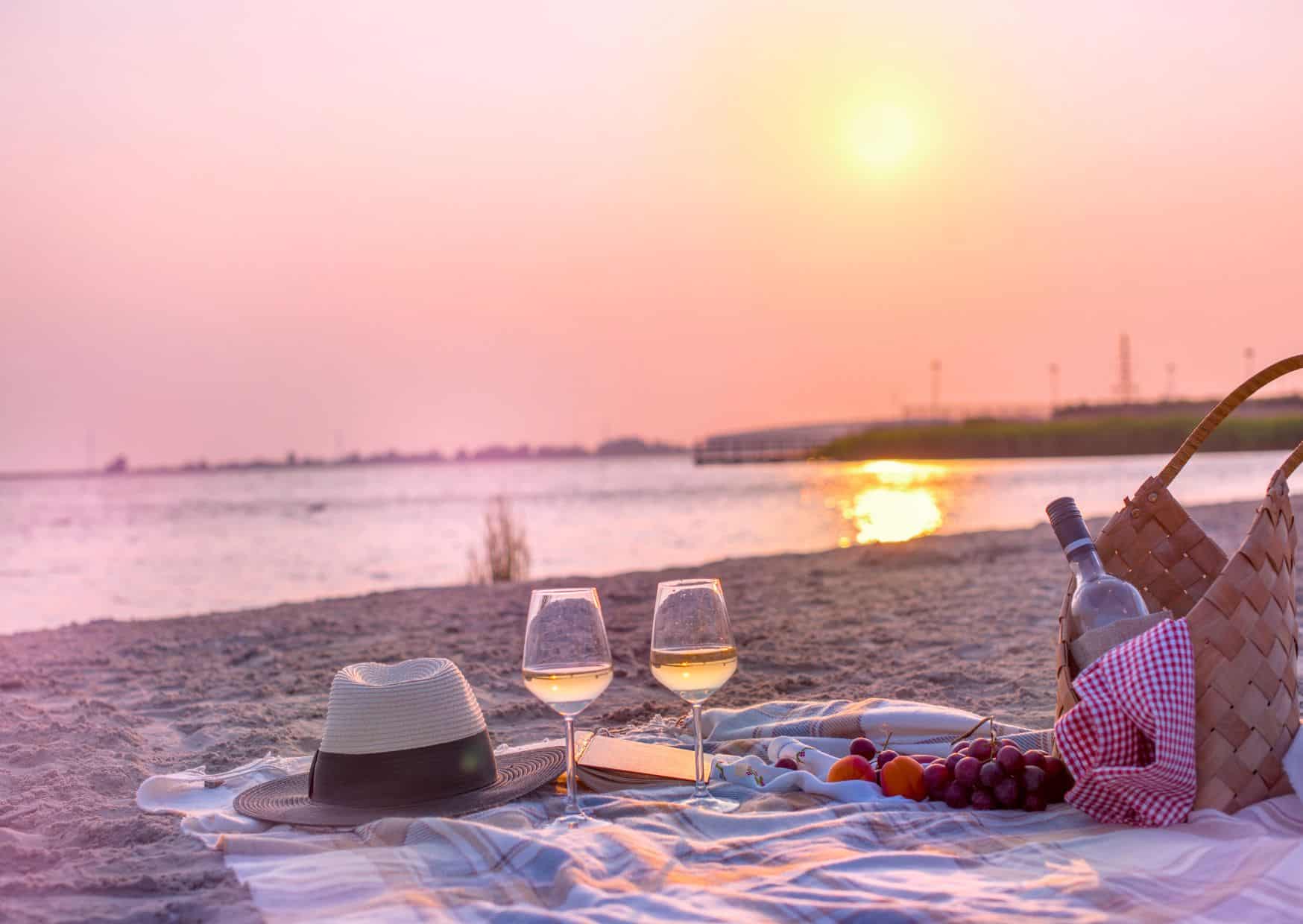 15 Best Romantic Things That You Can Make With Your Partner