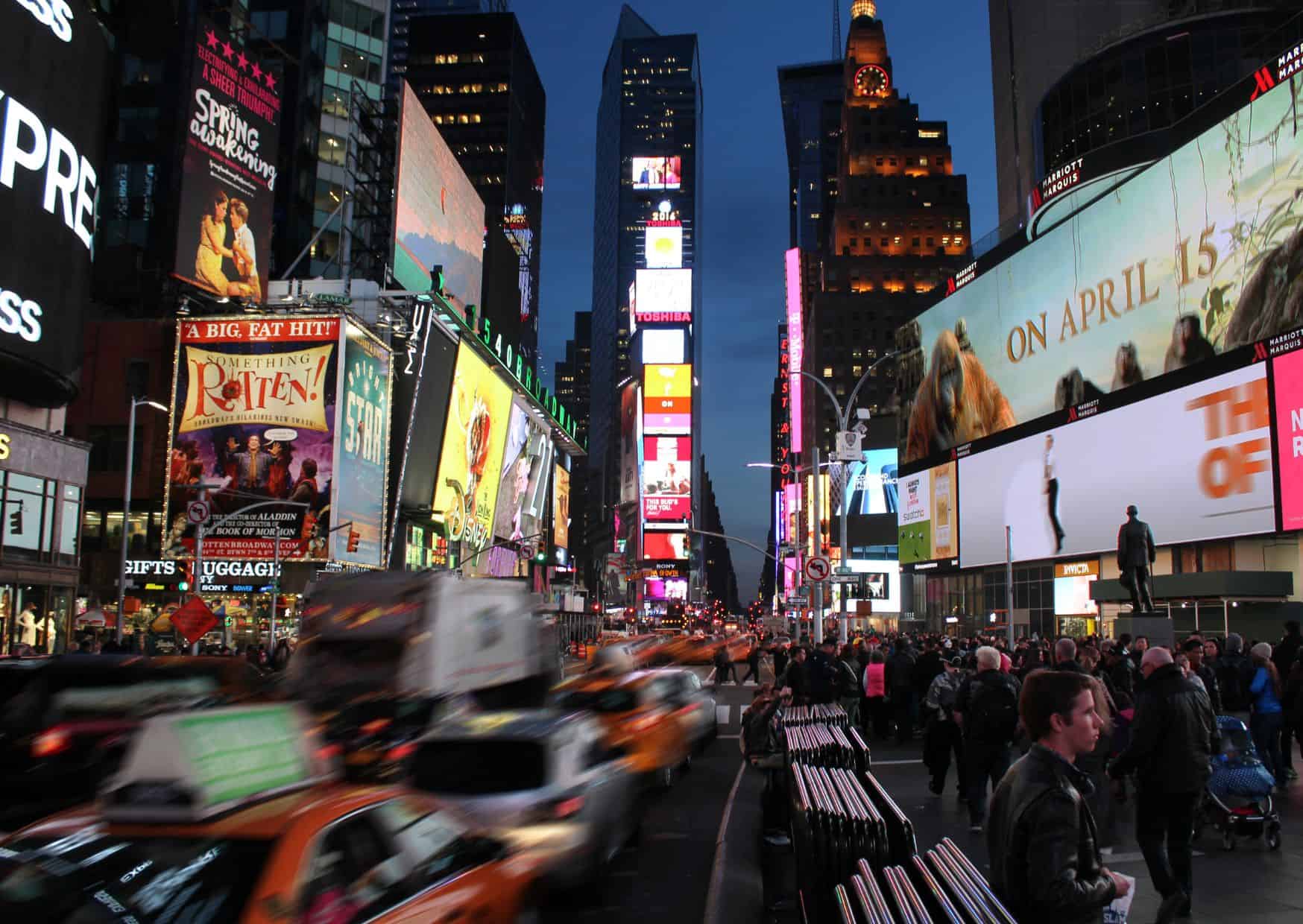 Most Popular Tourist Traps in New York (Travel Guide)
