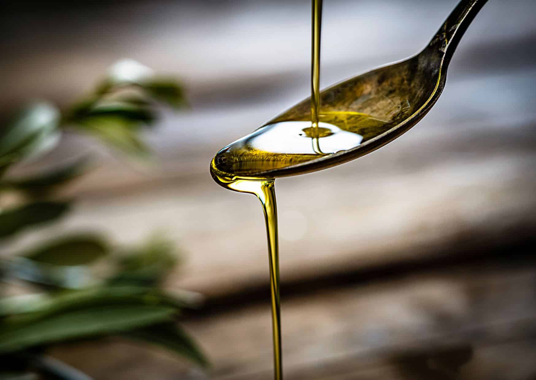 How To Make Olive Oil Ice Cream (Recipe Guide)