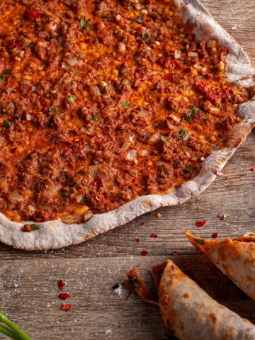 How To Make Turkish Lahmacun (Recipe Guide)