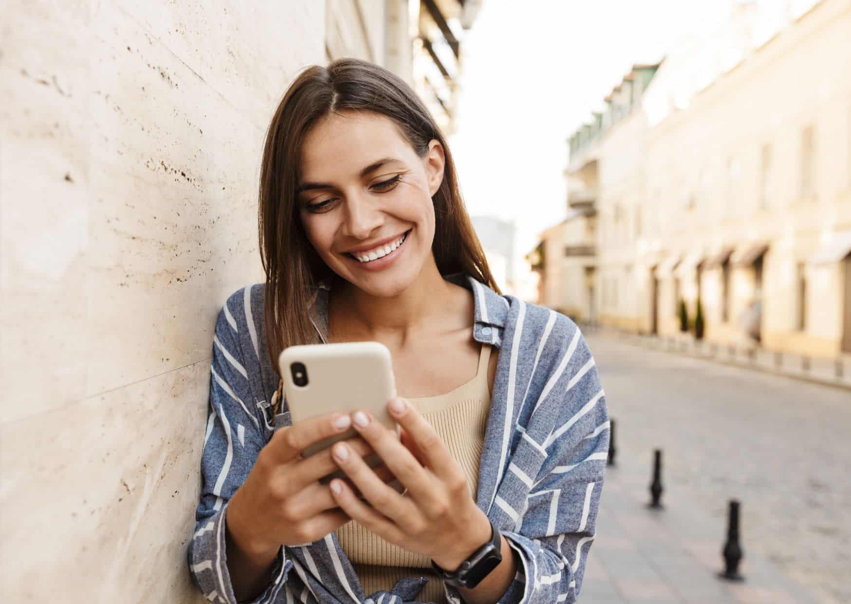 Unique Features of Holafly eSIM: Why You Should Choose It Over Other eSIMs