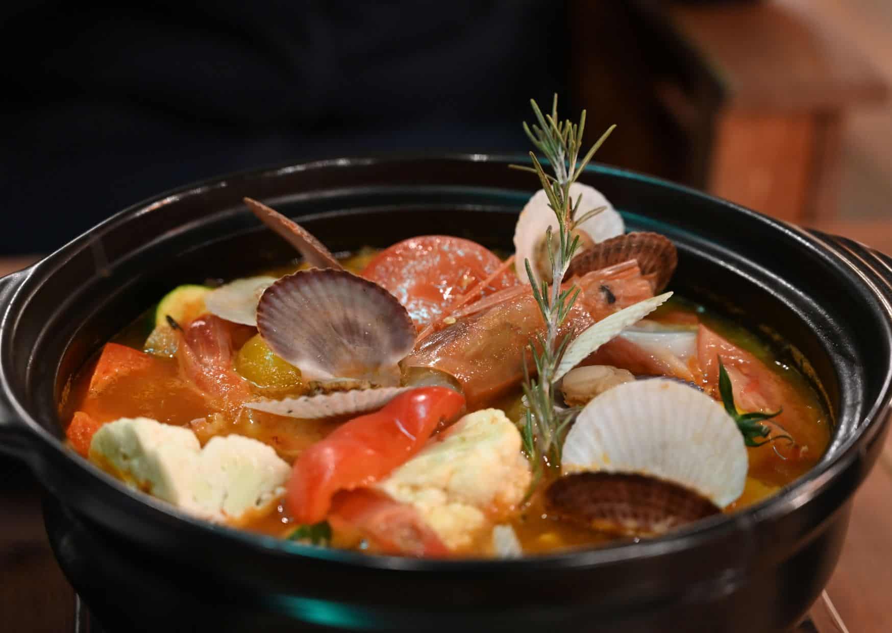 How To Make Homemade Bouillabaisse (Recipe Guide)