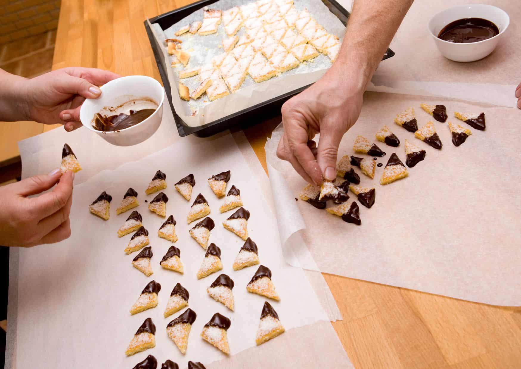 How To Make Classic Chocolate Chip Cookies