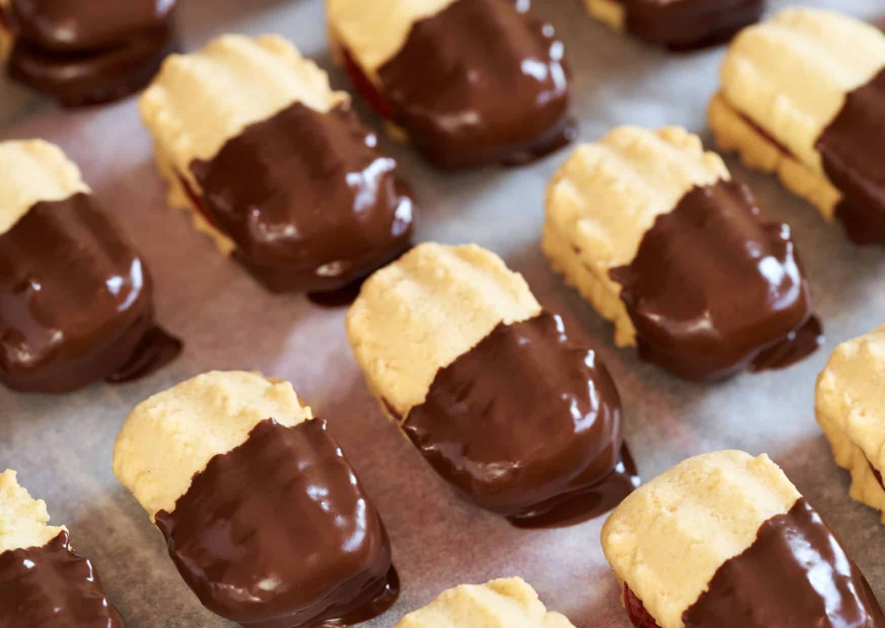 How To Make Classic Chocolate Chip Cookies