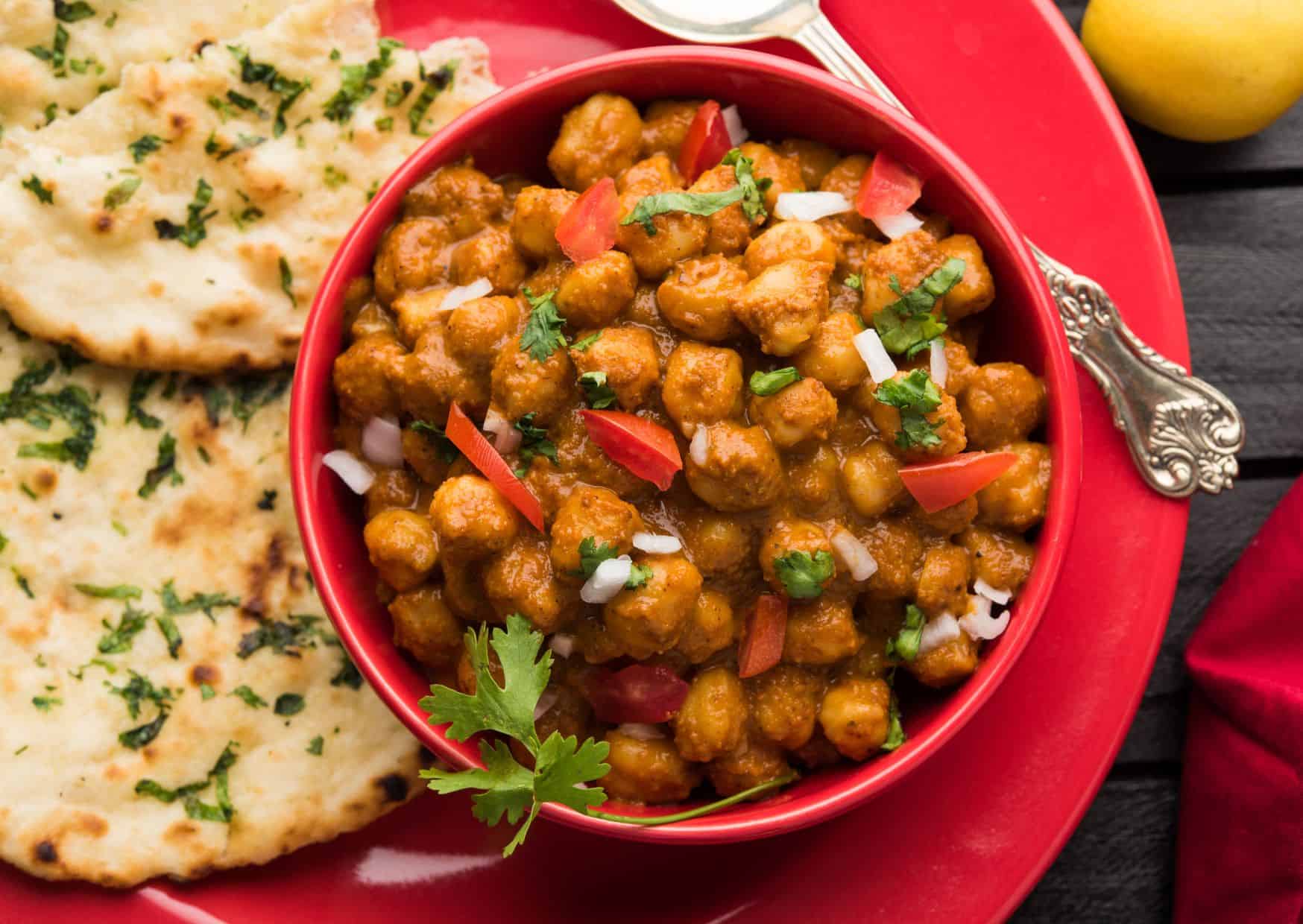 How To Make Chole Bhature Chickpea Curry (Recipe Guide)