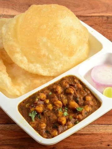 How To Make Chole Bhature Chickpea Curry (Recipe Guide)