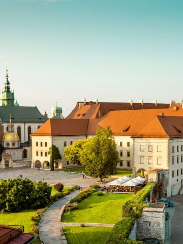 12 Most Beautiful And Best Cities For Living With Less Than $2000 USD, 7 Cheap European Destinations For Next Fall