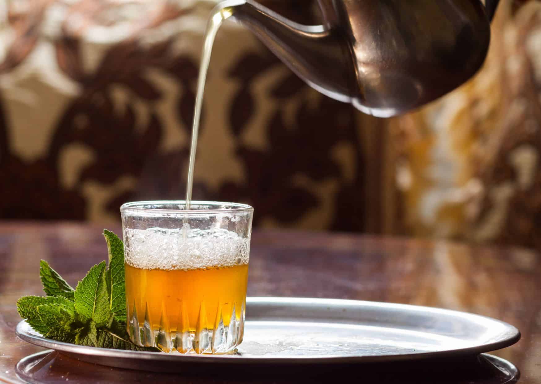 How To Make Homemade Moroccan Mint Tea (Recipe Guide)