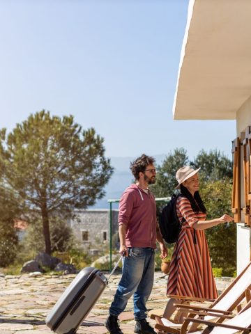 How to Find Affordable Accommodation in Spain Without Paying High Airbnb Prices: 9 Websites for Long and Short Rentals