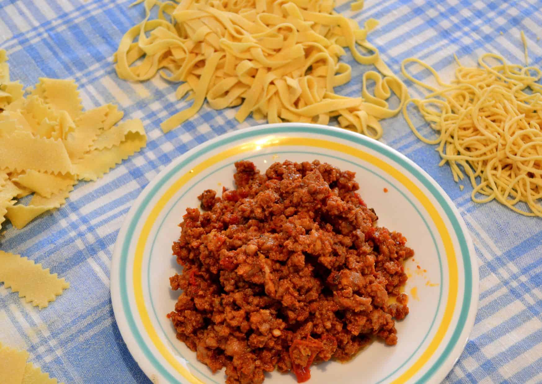 Tagliatelle al Ragù: The Italian Comfort Food That Puts All Others to Shame (And How to Nail It at Home) 2 How to Make Homemade Tagliatelle al Ragù (Recipe Guide)