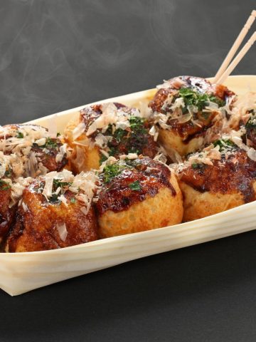 How To Make Homemade Takoyaki (Recipe Guide)