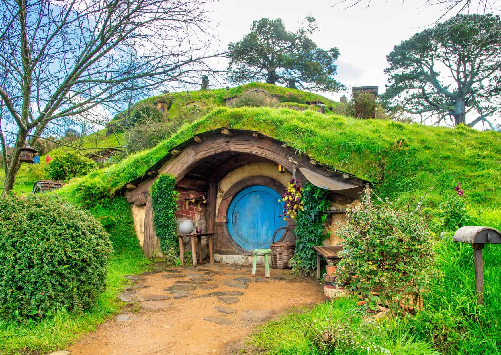 Best Books to Read While Traveling