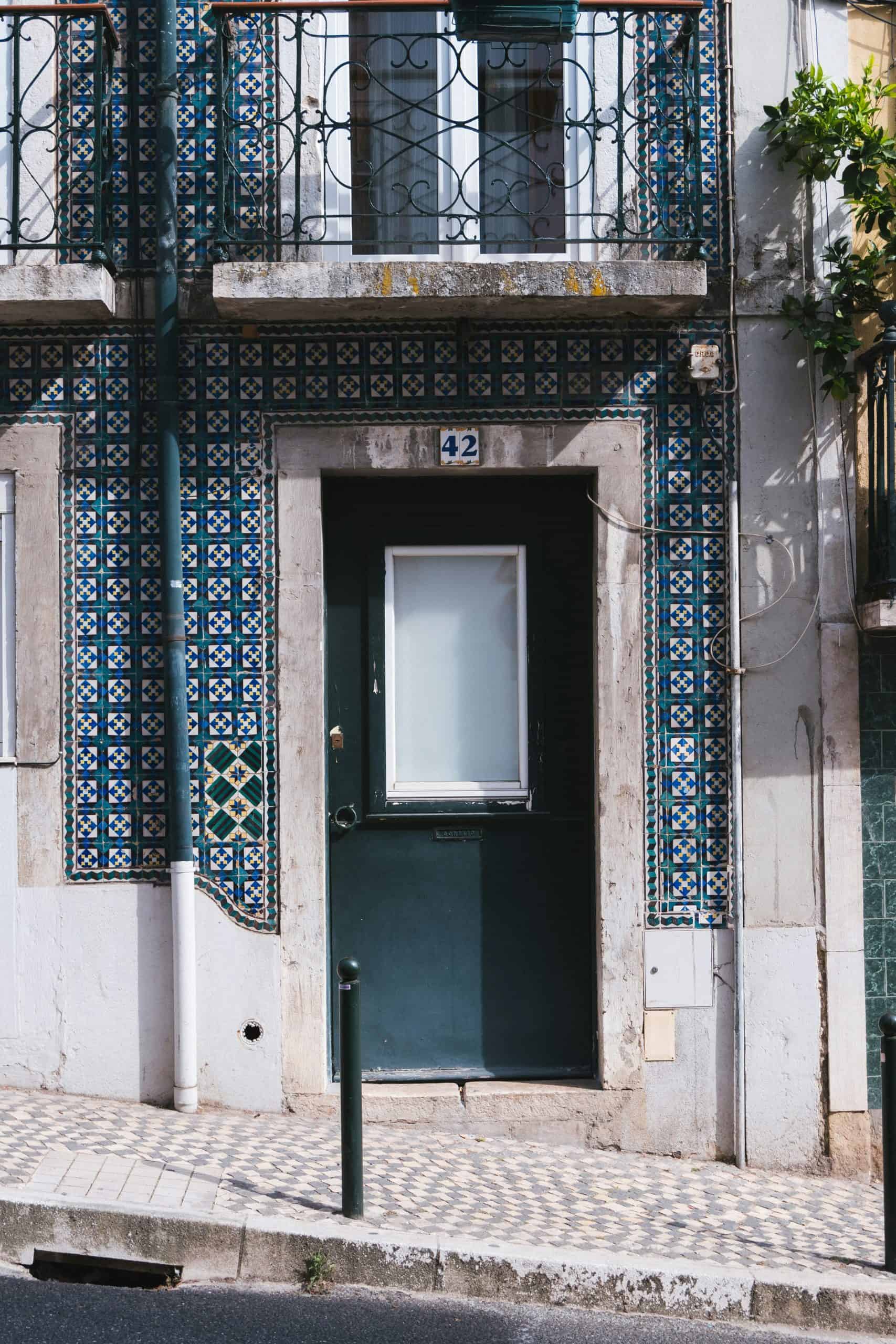 Azulejos in Lisbon Portugal 1 scaled