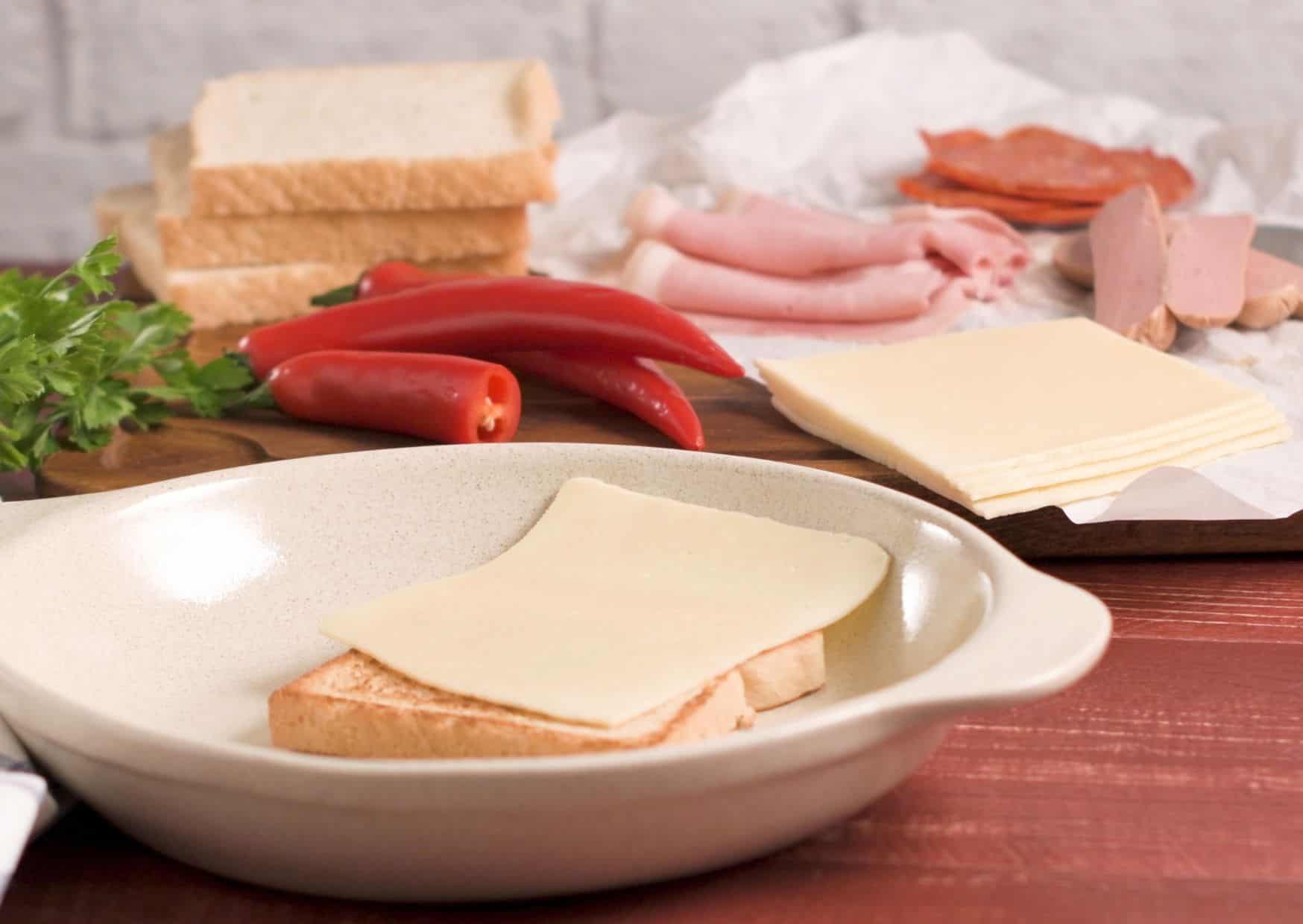 How to Make Portuguese Francesinha (Recipe Guide)