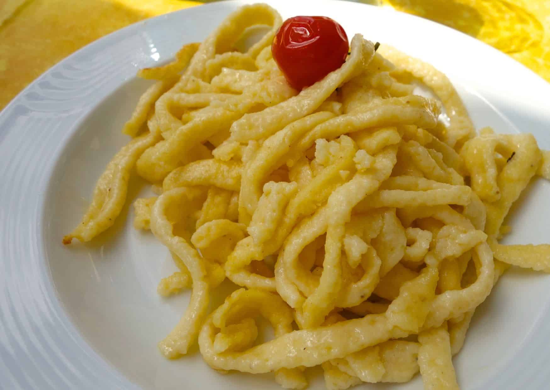 How to Make German Spätzle Dumplings (Recipe Guide)