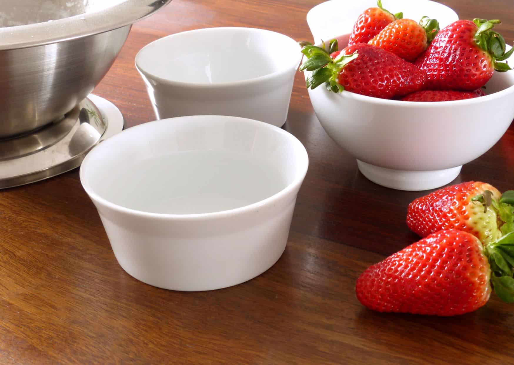 The Silkiest Dessert Ever: How to Make Homemade Panna Cotta Like an Italian Chef 2 How To Make Homemade Panna Cotta (Recipe Guide)