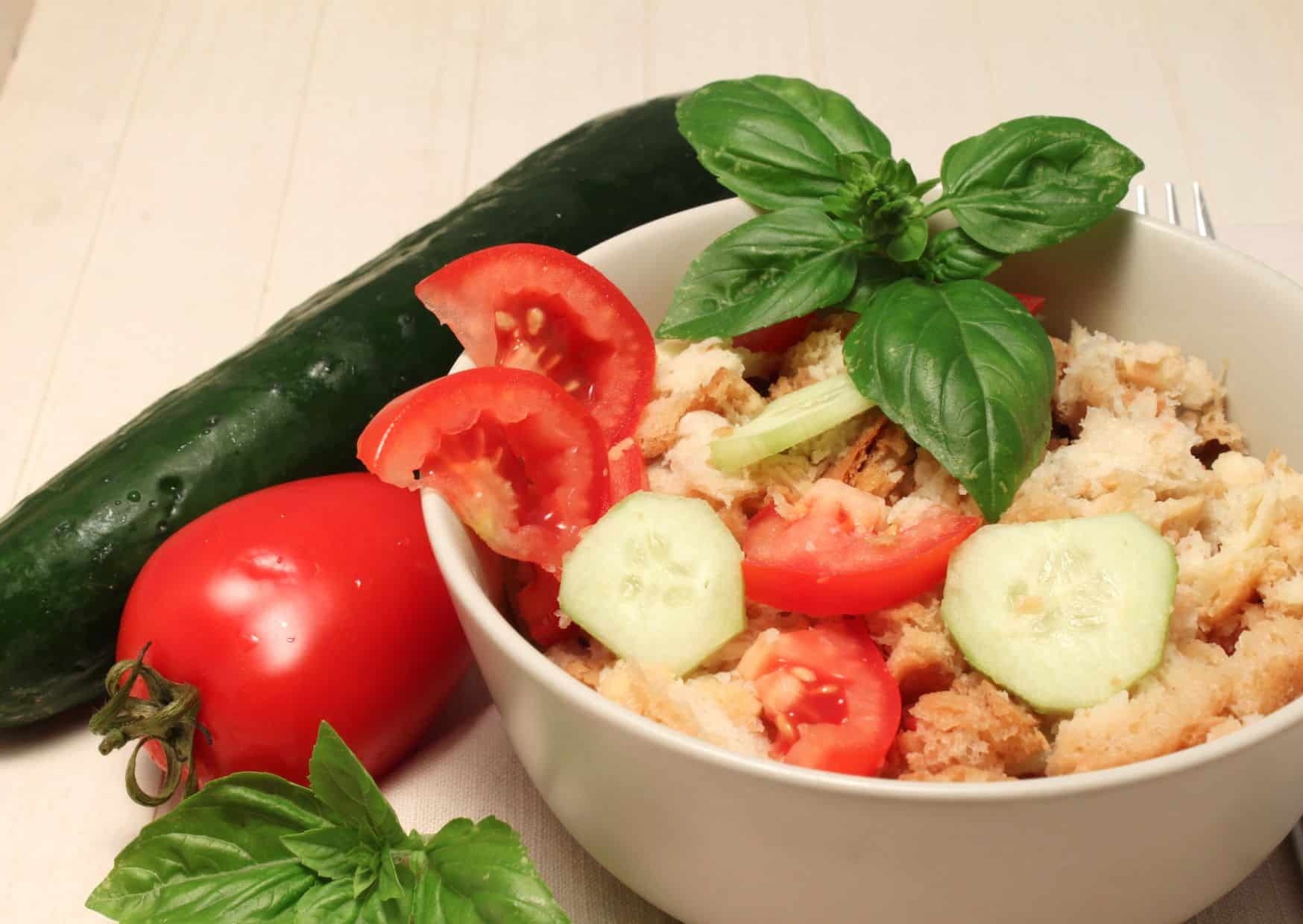 How To Make Panzanella Tuscan Bread Salad (Recipe Guide)