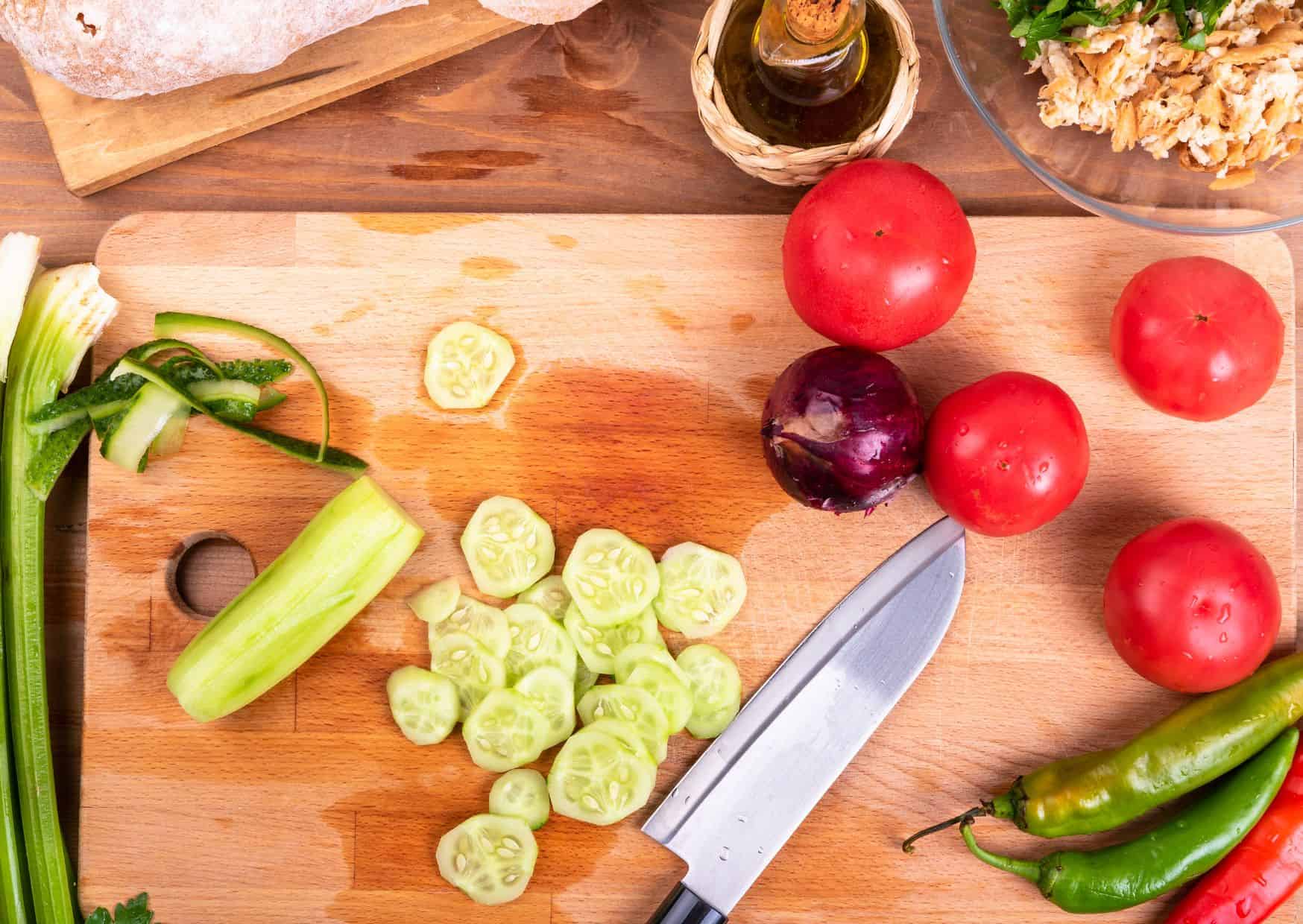 How To Make Panzanella Tuscan Bread Salad (Recipe Guide)