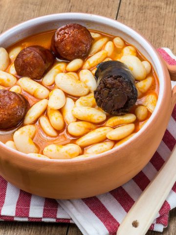 How To Make Spanish Judiones De la Granja White Beans (Recipe Guide)