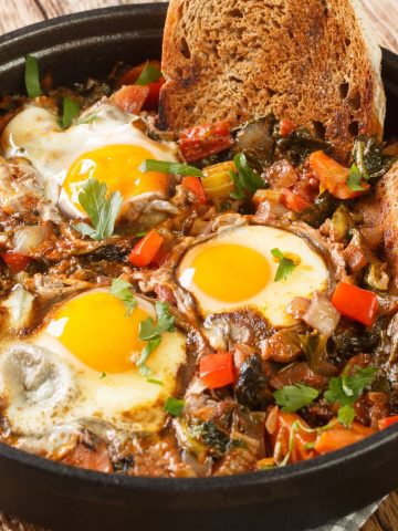 6 Most Popular Soups in Italy (Recipe Guide)