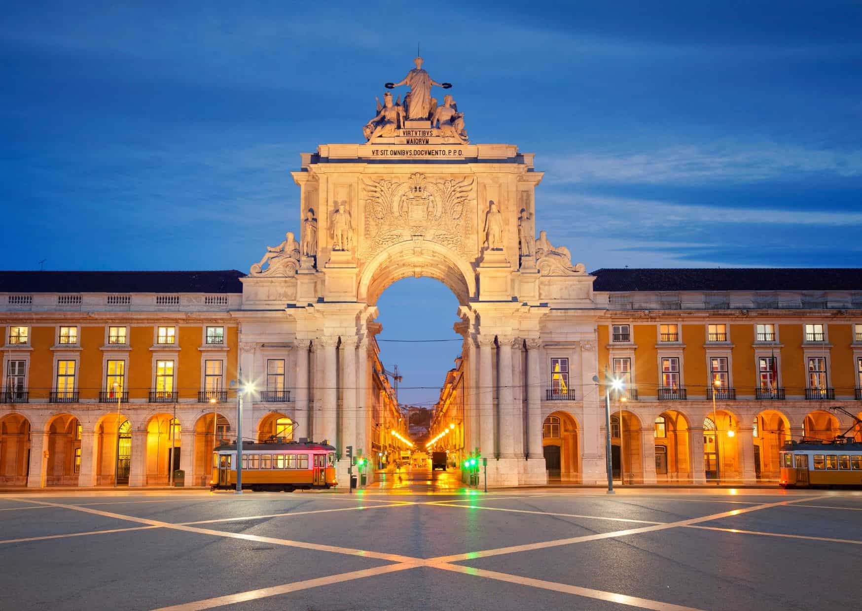 13 Most Popular Tourist Traps in Portugal And How To Avoid Them 6 Restaurants in Praça do Comércio (Lisbon), 15 Things Not To Do In Lisbon (With Recommendations for Better Alternatives), Is Lisbon Worth Visiting? 7 Reasons Why You Should Visit And Reasons Why Not To Visit