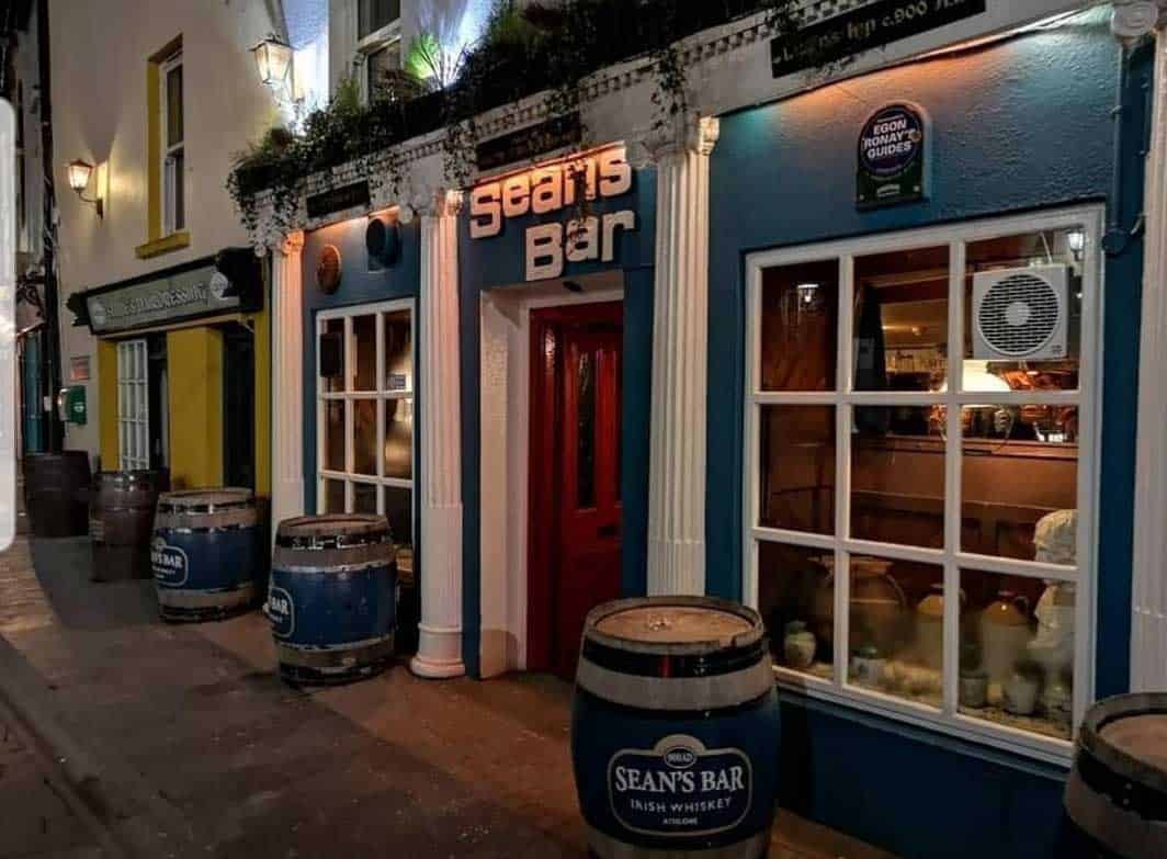 Seans front 2 night irish pub