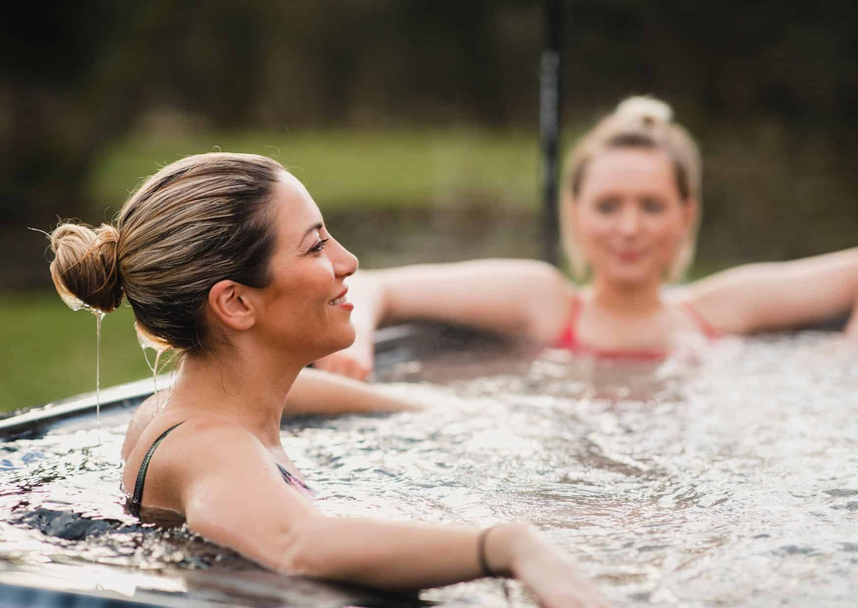 Different types of team building activities for the workplace