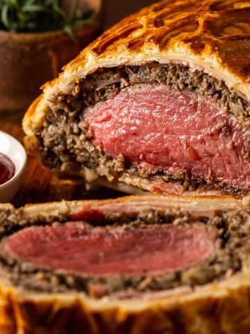 How to Make Beef Wellington (Recipe Guide)