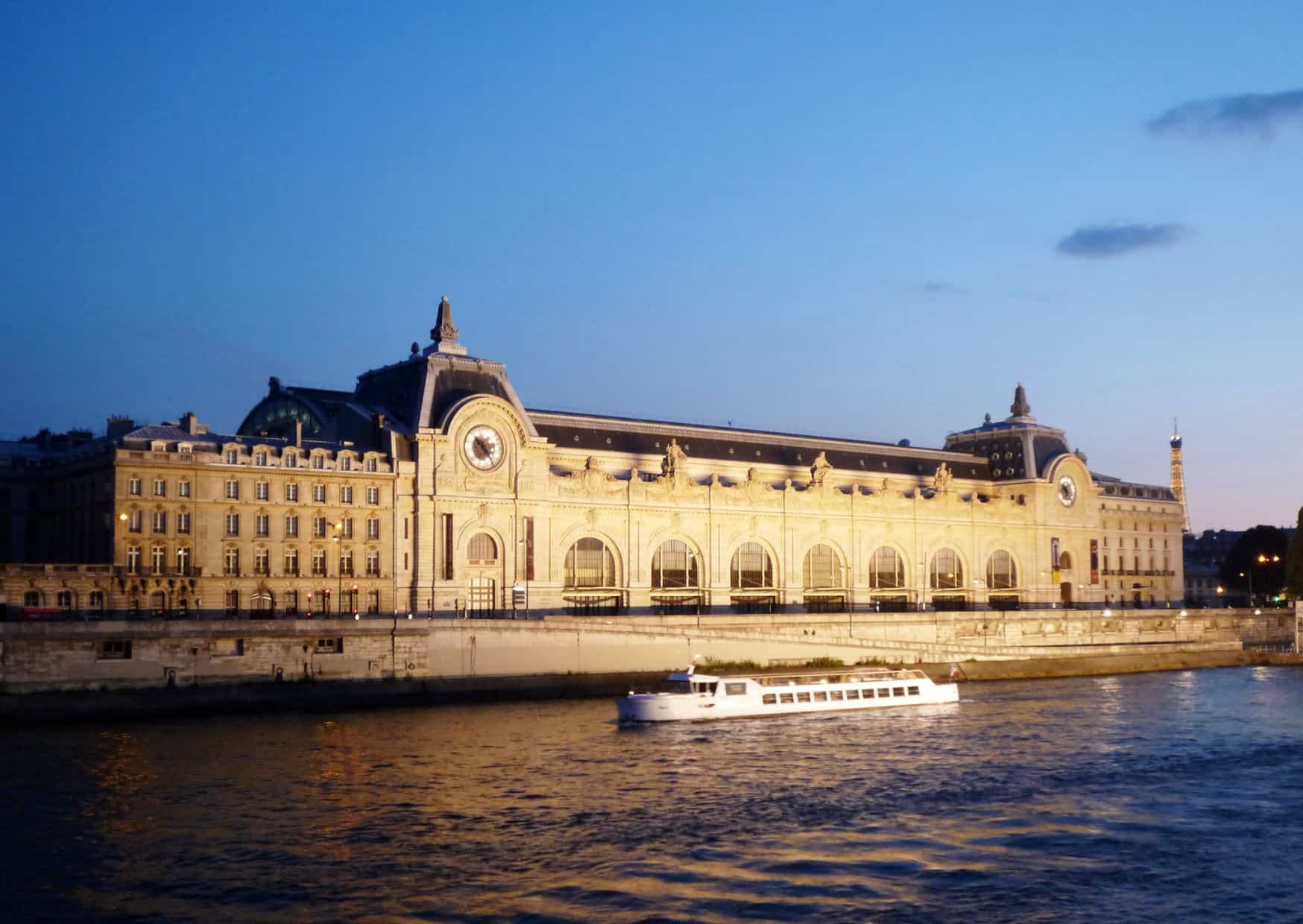 24 Things You Should Never Do in France (Unless You Want Instant Side-Eye) 11 Don’t Do This in France: 24 Things not to do in France