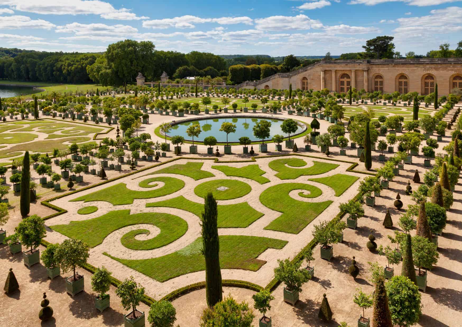 15 Common Tourist Traps In France and How to Avoid Them