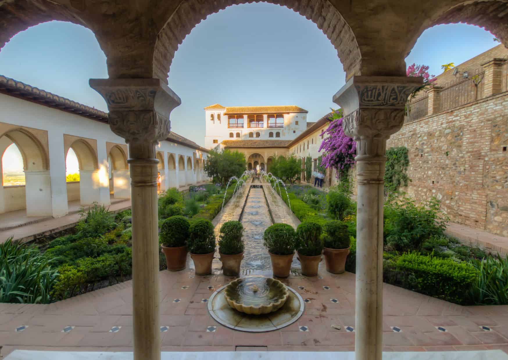 Most Popular Places To Visit In Spain: Best Things to Know Before Visiting Granada Spain