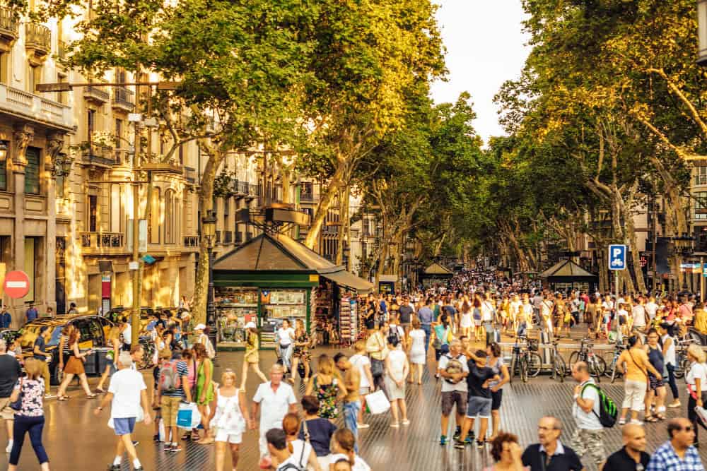13 Tourist Traps Europeans Never Visit La Rambla Barcelona