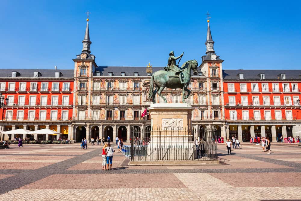 13 Tourist Traps Europeans Never Visit Plaza Mayor Madrid