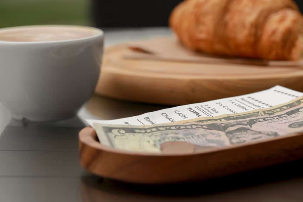 17 American Habits That Make Europeans Cringe And What To Do Instead 5