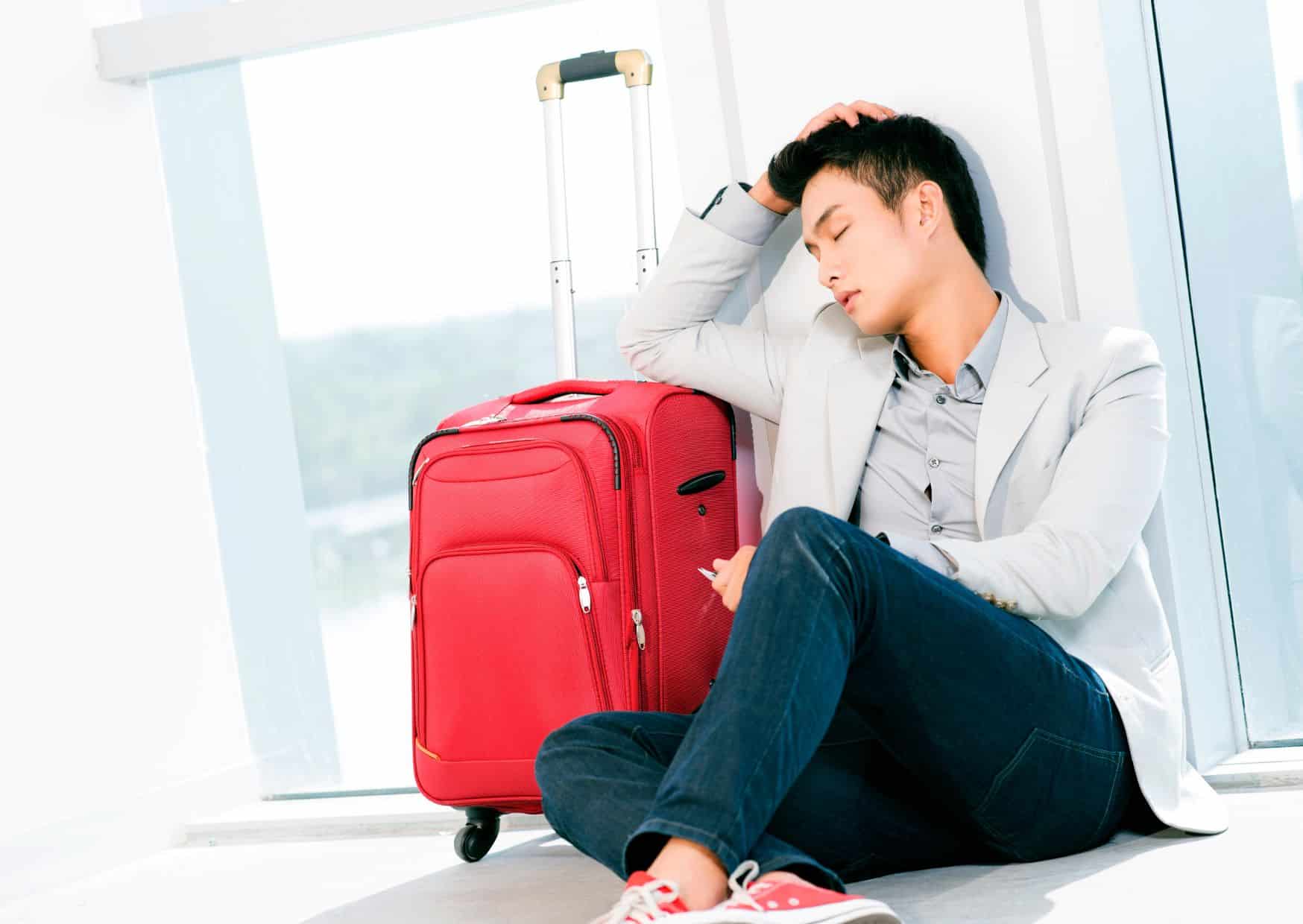 Why Packing Light Isn’t Always Smart: The Dark Side of Minimalist Travel 6 Flights 7